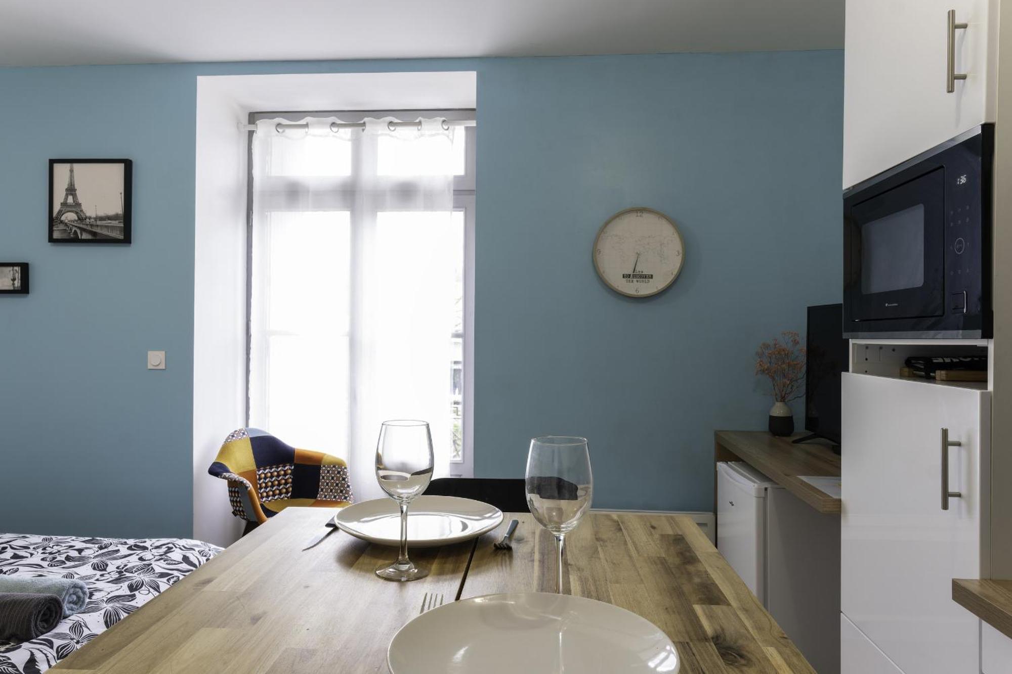 Segre Centre ✰ Studio ✰ 24M² ✰ Cuisne ✰ Wifi ✰ Tout Neuf! Exterior photo